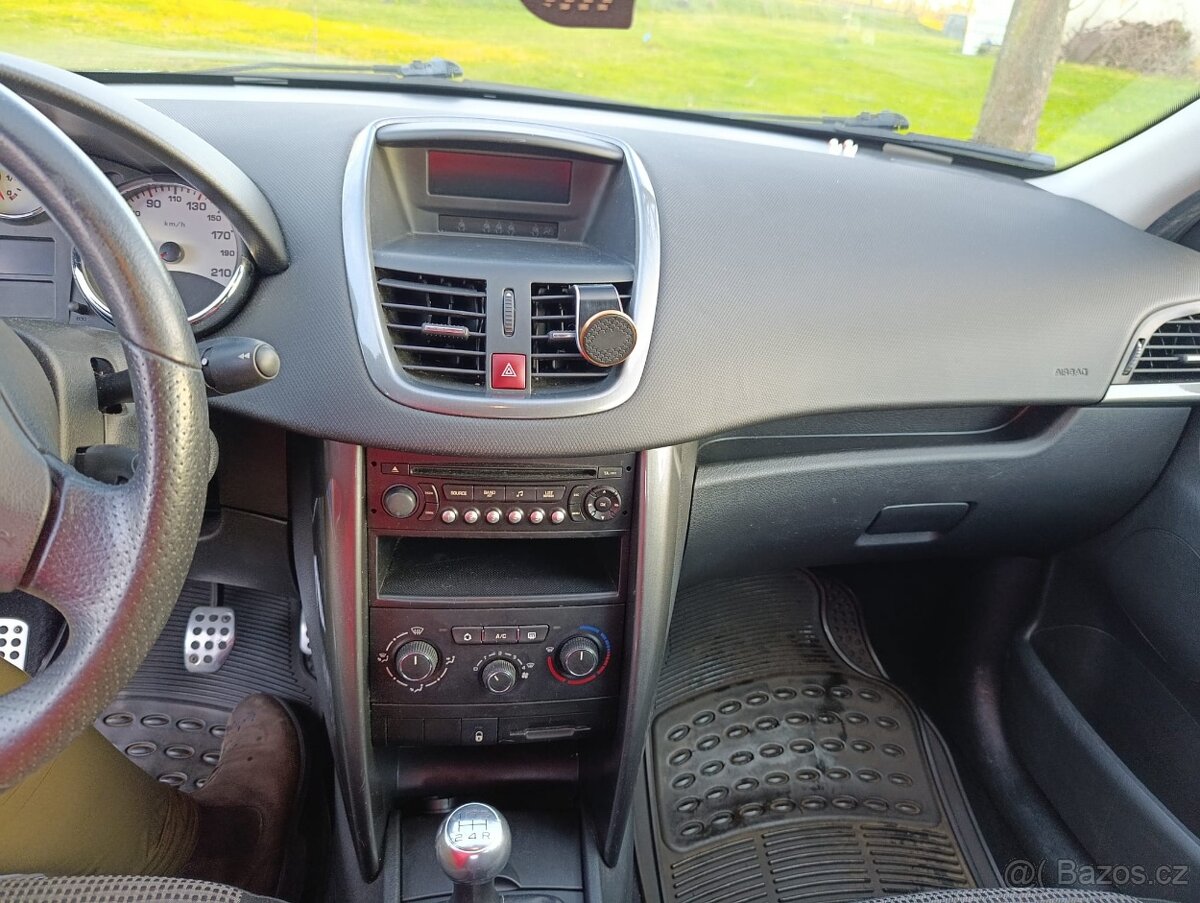 Peugeot 207 s benzínovým motorem 1.4 VTi - 5