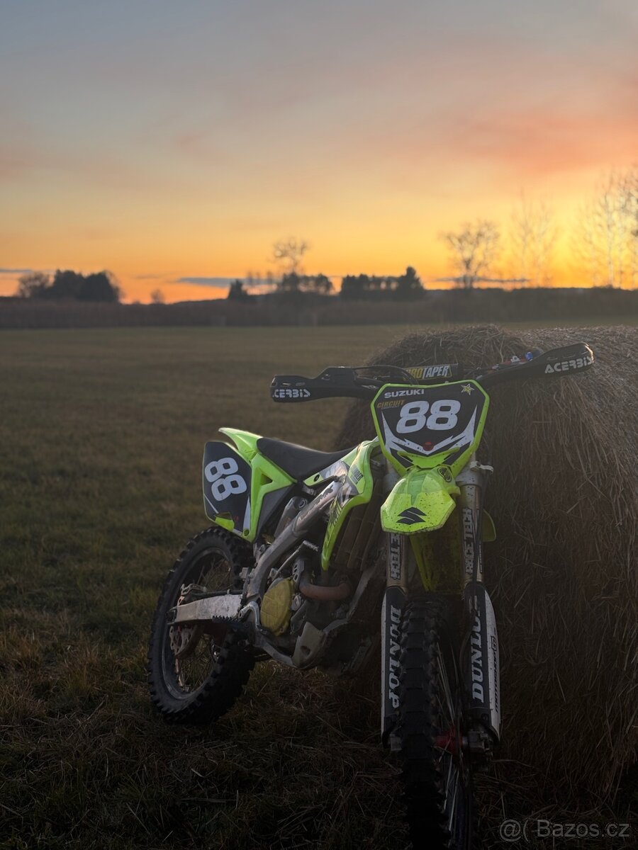 Suzuki rmz250