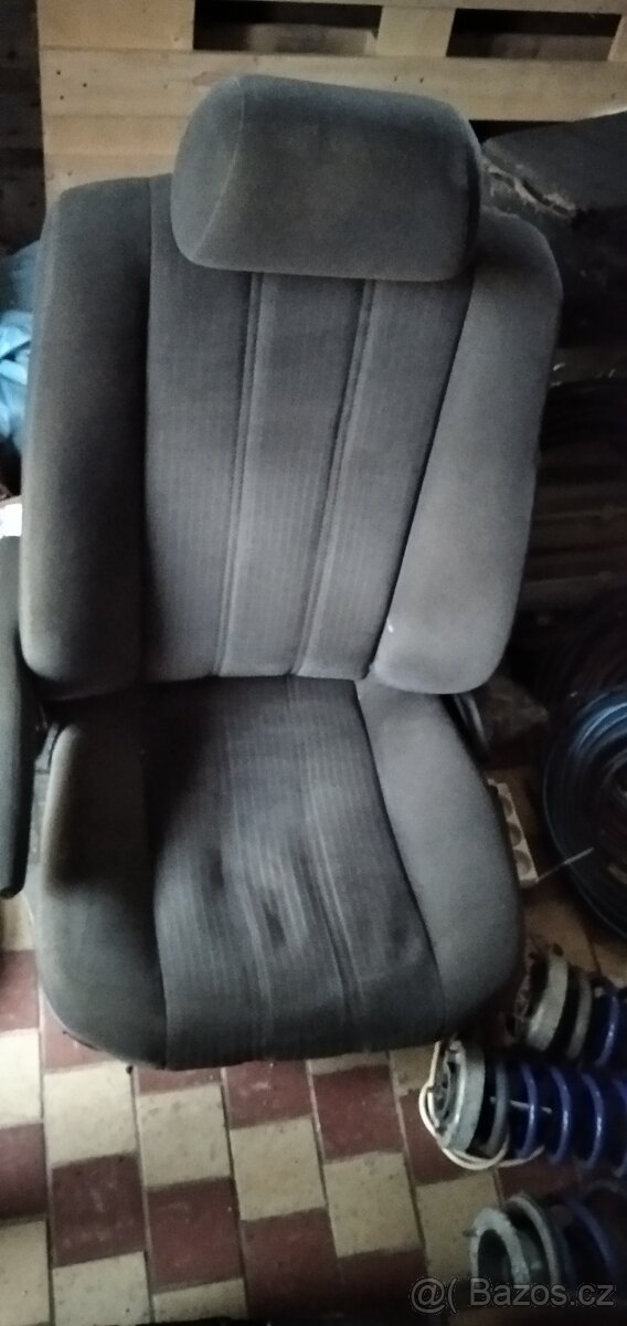 Sedačky BMW e34 touring - 5