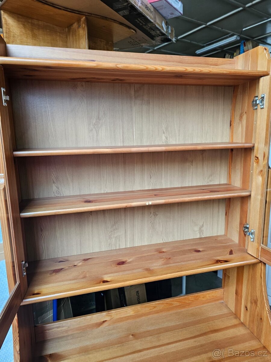VITRÍNA IKEA LEKSVIK - 5