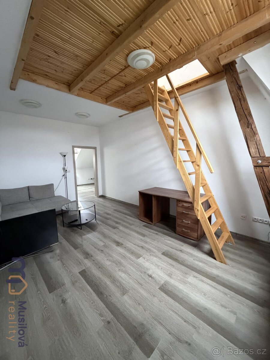 Pronájem bytu 3+kk 93 m2 - 5