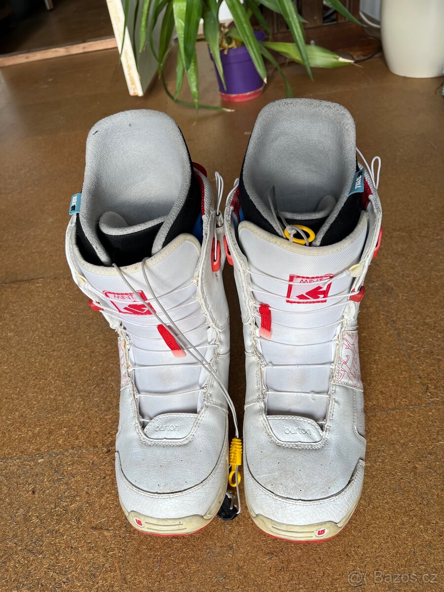 Snowboard s vázáním a botama Burton 43,5 - 5