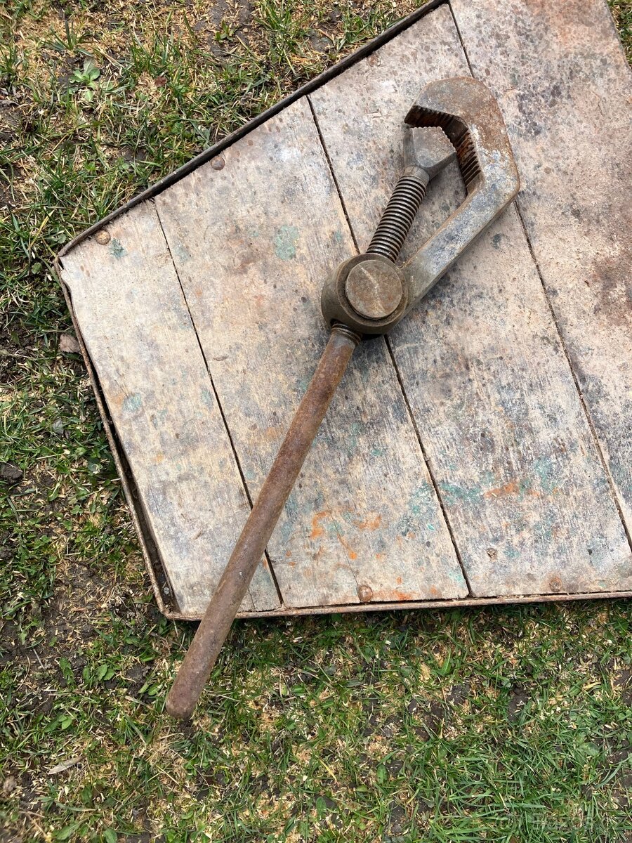 Svěrák na trubky - 5