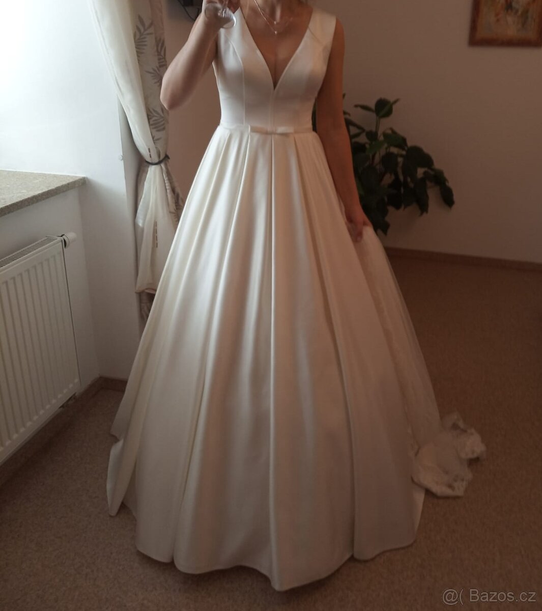 Prodám ivory svatební šaty vel. 38 - 5