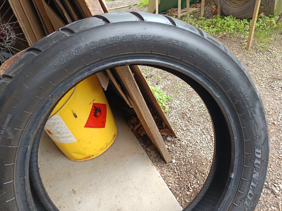 Moto pneu