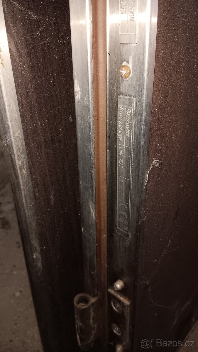 Ocelové bezpečnostní a protihlukové dveře do bytu NEXT SD101 - 5