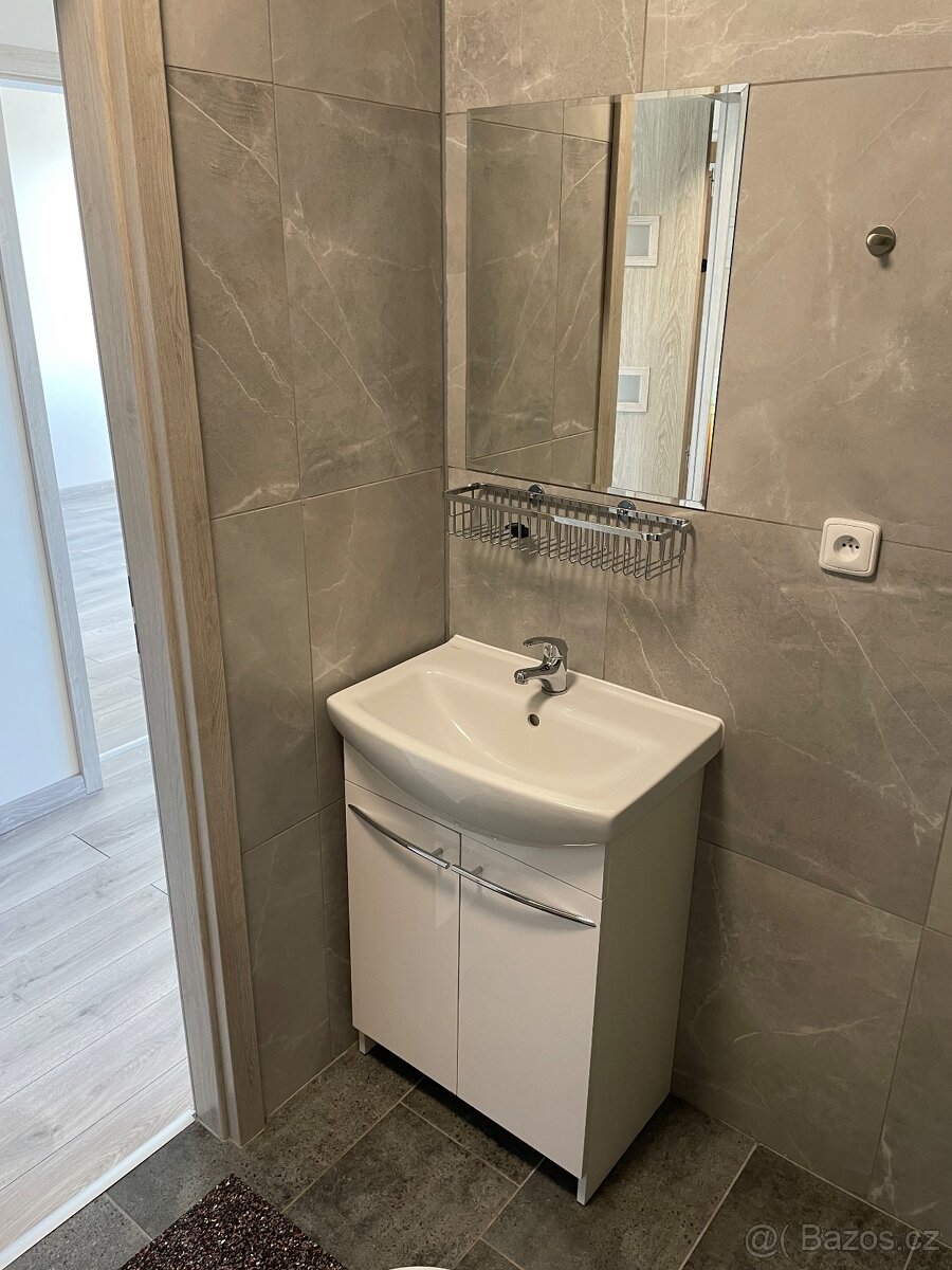 Pronájem krásného bytu 1+1 v Aši - 5