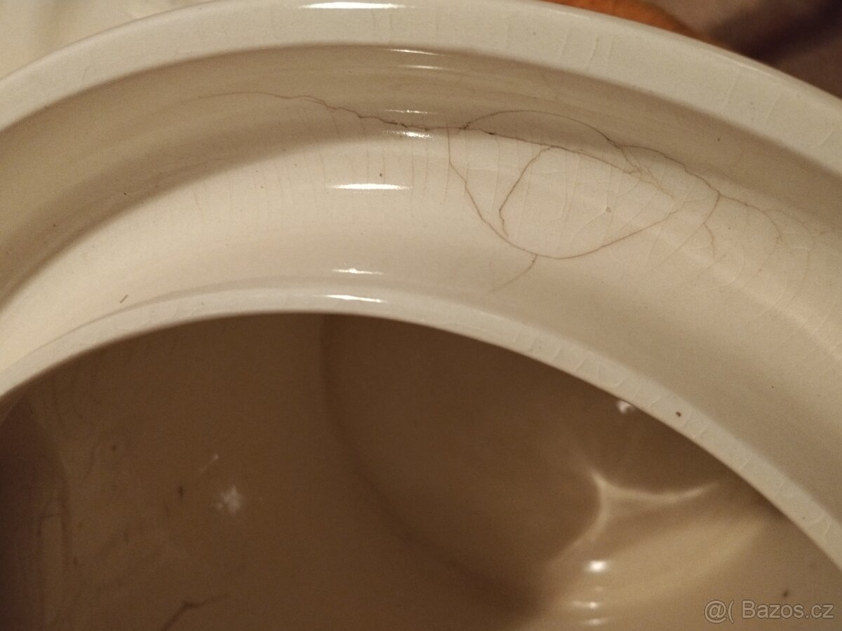 Nabízím velký hrnec na zelí s poklopem starý bílý - 5