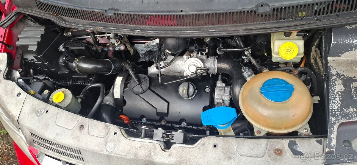 VW Transporter 1,9 TDi - 5