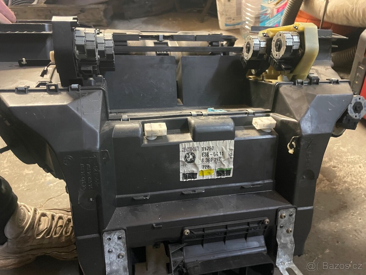 Prodám bmw e38 na díly nebo jako celek - 5