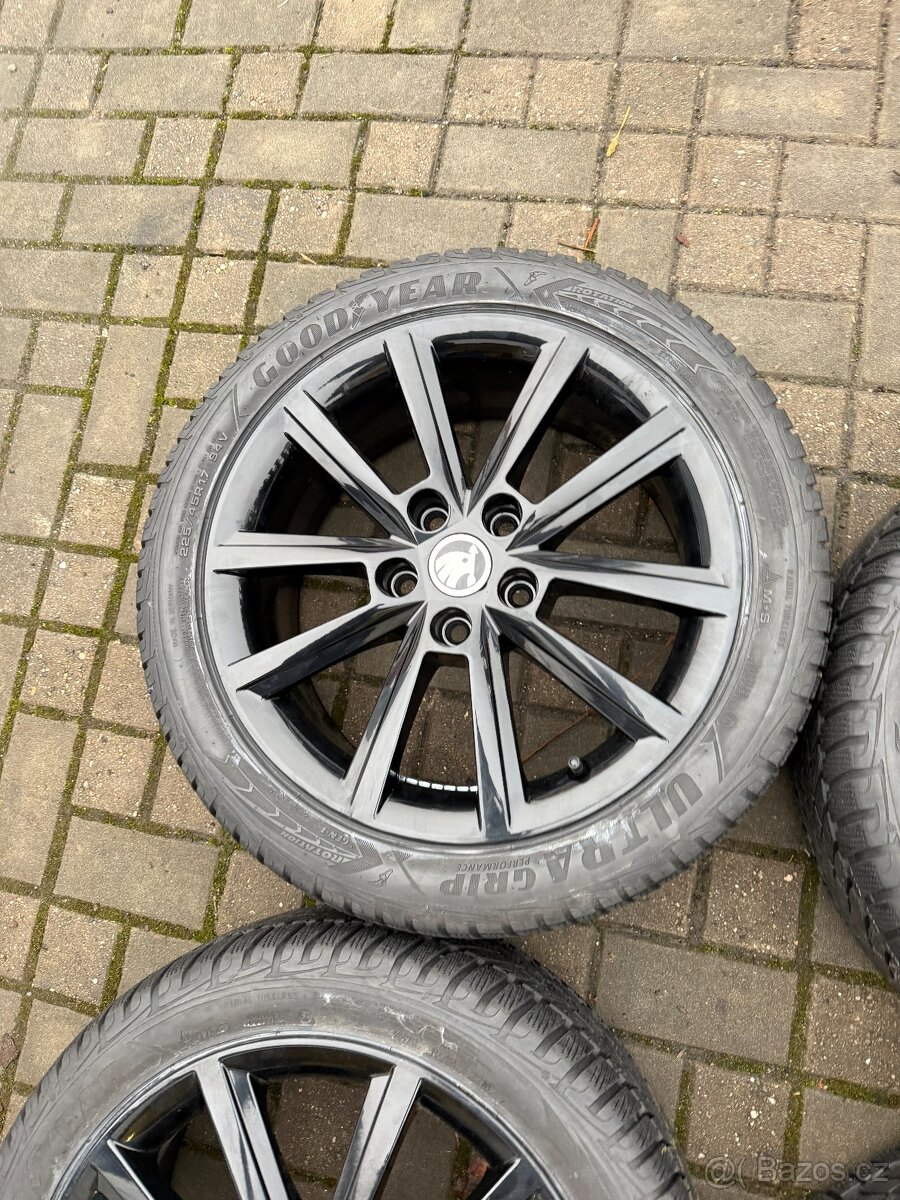 ORIGINÁL Alu Škoda TERON R17, 5x112 - TOP, ZIMNÍ PNEU - 5