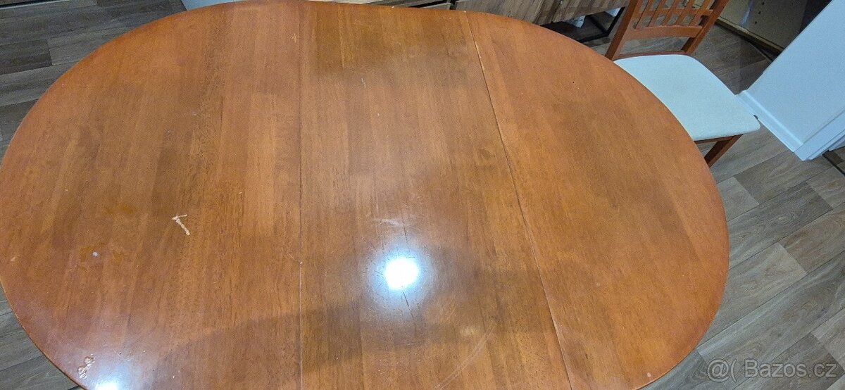 Prodám jídelní stůl a 4x židle - 5
