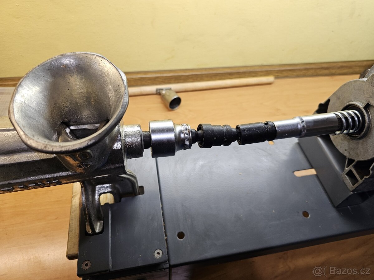 Elektrický mlýnek na maso. - 5