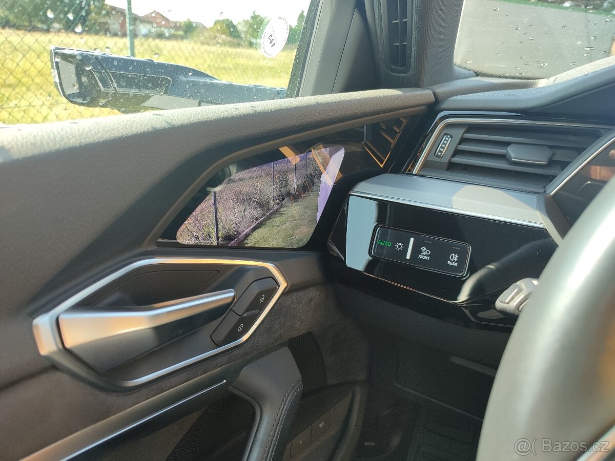 Prodám Audi E-tron 50 quattro - 5