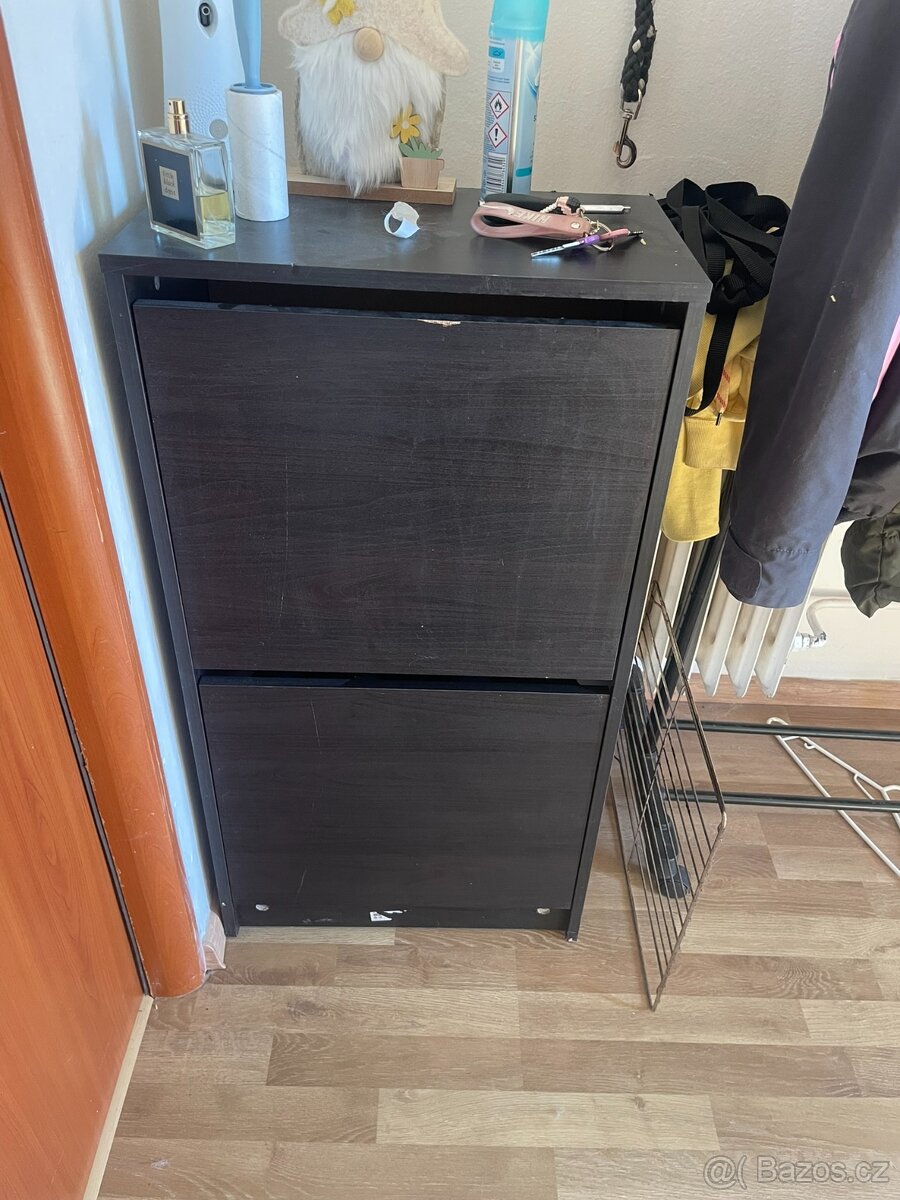 Komody, PC stůl a botník - 5