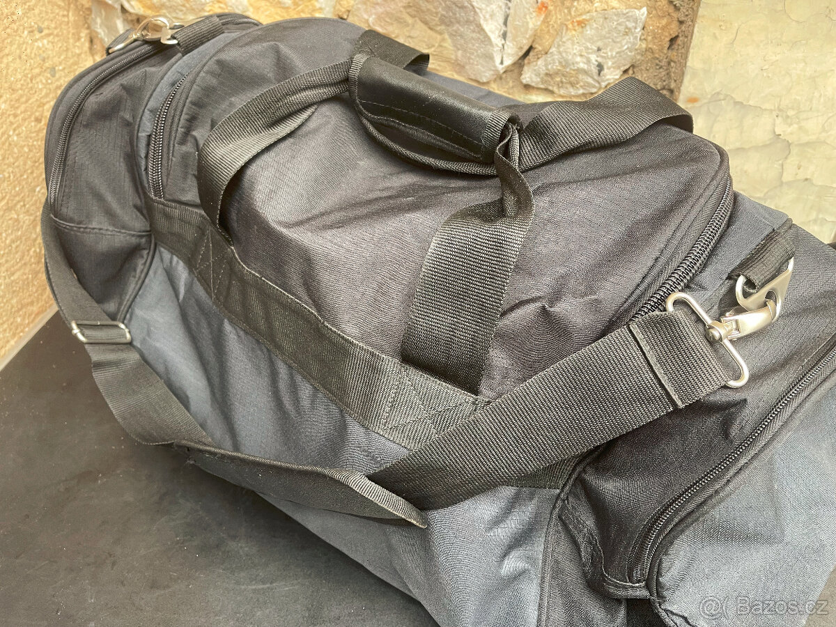 Umbro, taška se 2 kolečkami 70x35x30cm - 5