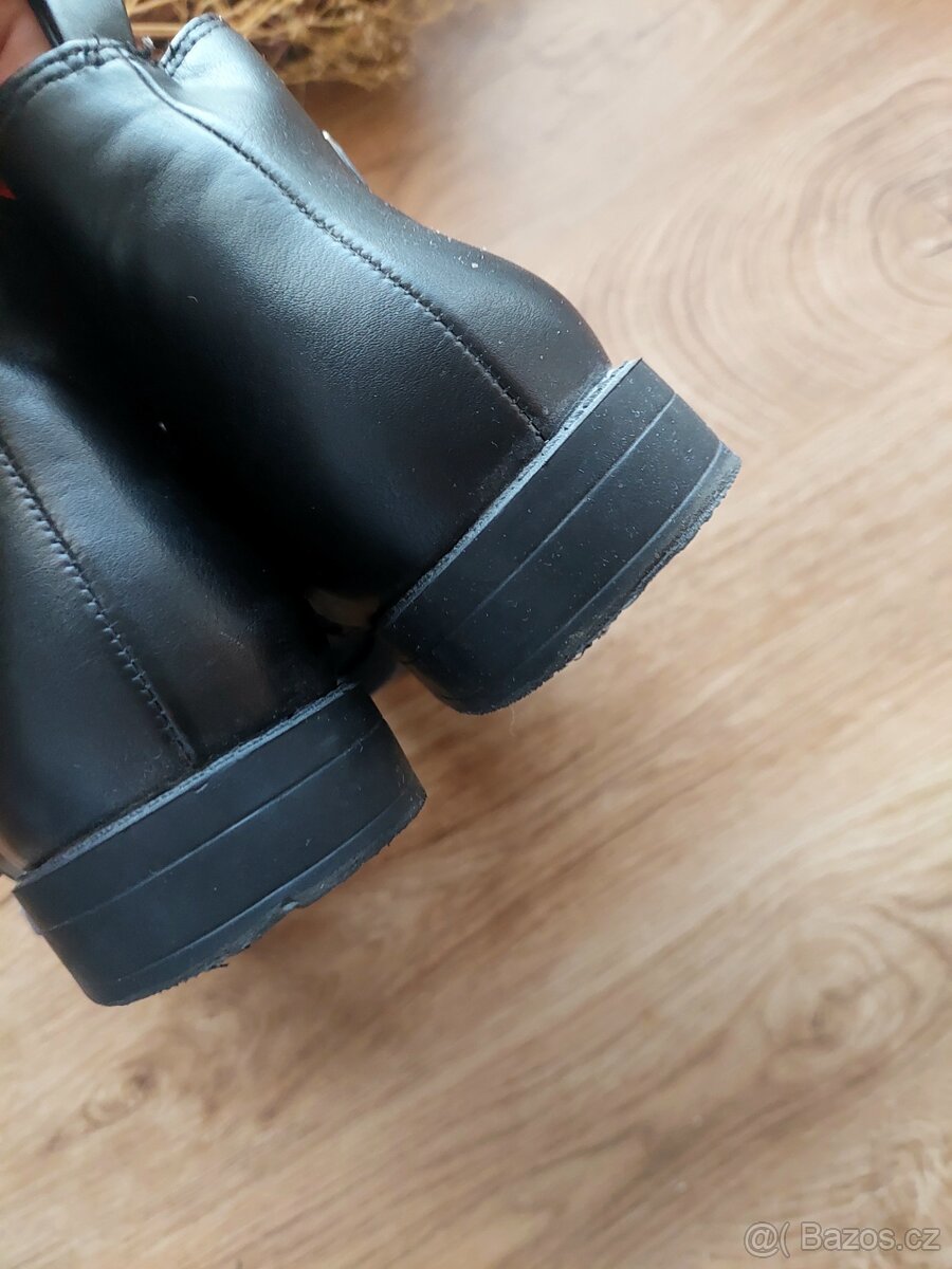 Černé kotníkové boty se cvočky H&M vel. 38 - 5