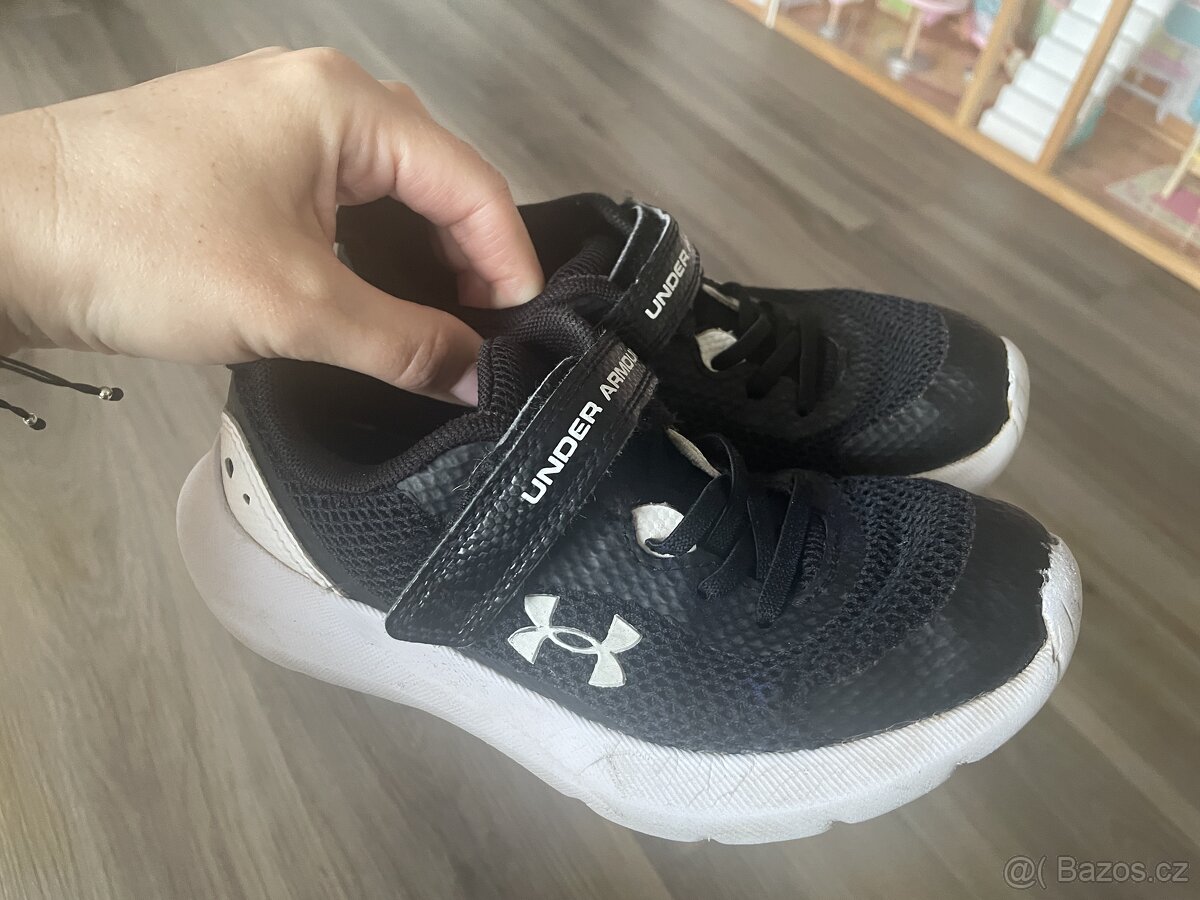 Tenisky Under Armour 31,5 - 5