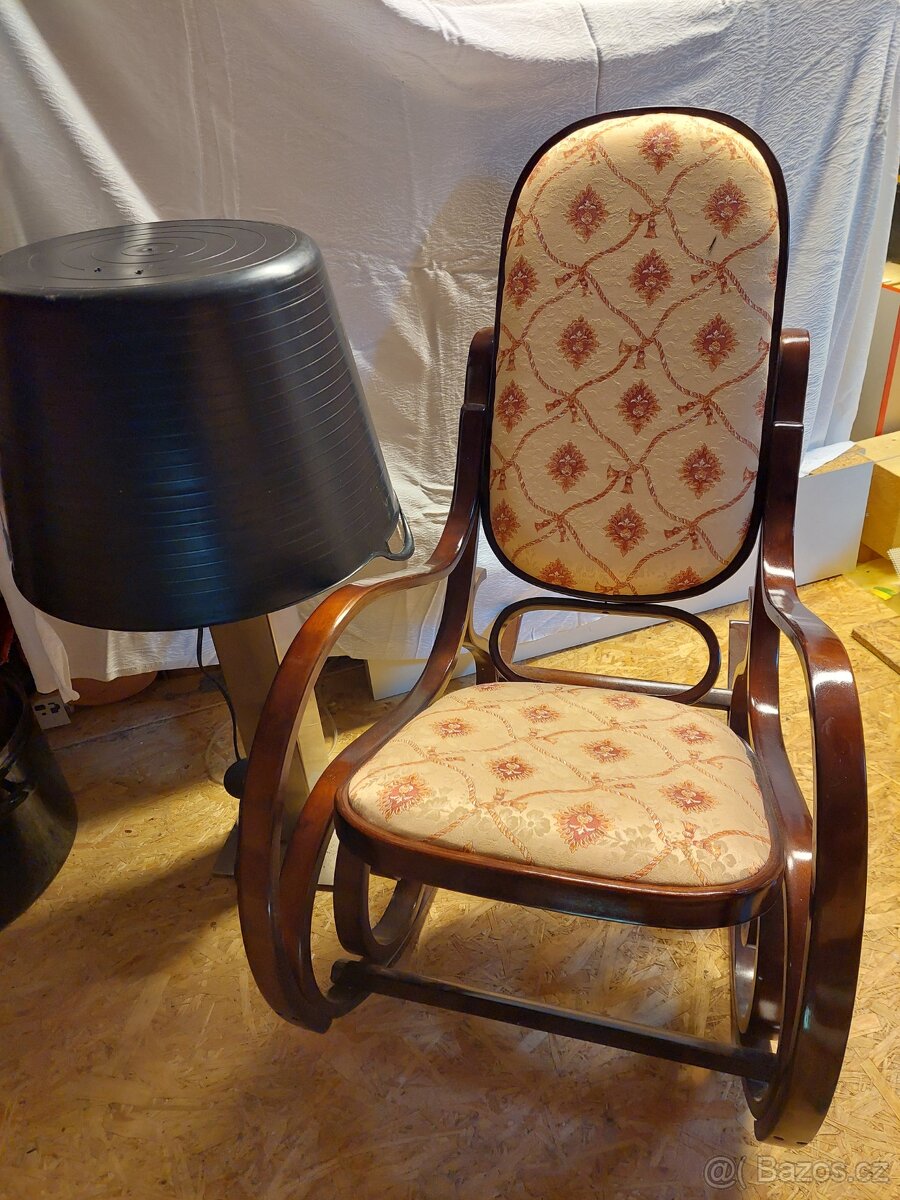 HOUPACÍ KŘESLO - 5