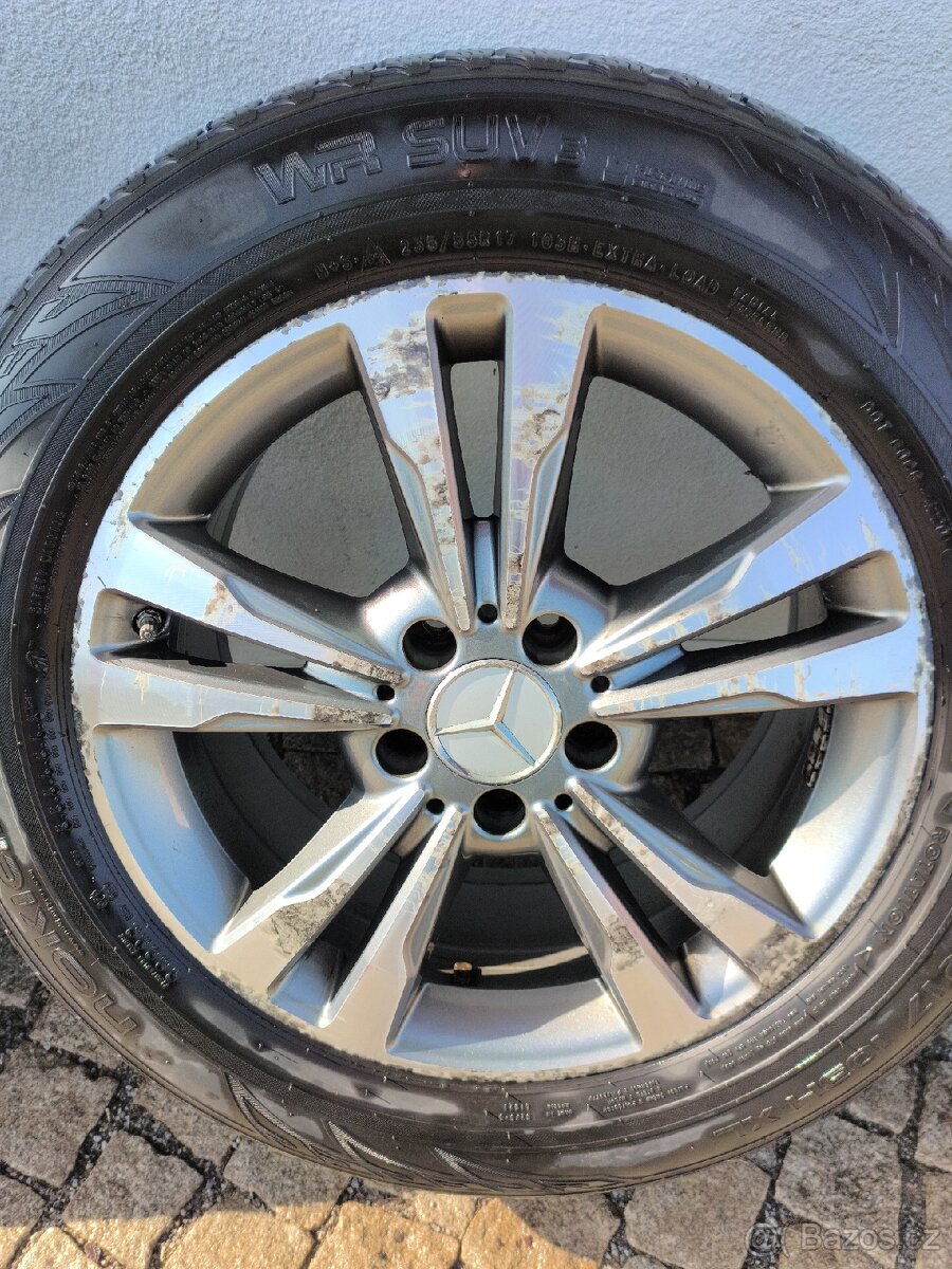 Pneu Mercedes Benz V 235/55R 17 - 5