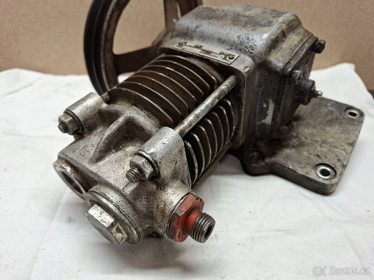 Kompresor AVIA A30, Jikov 129 - 5