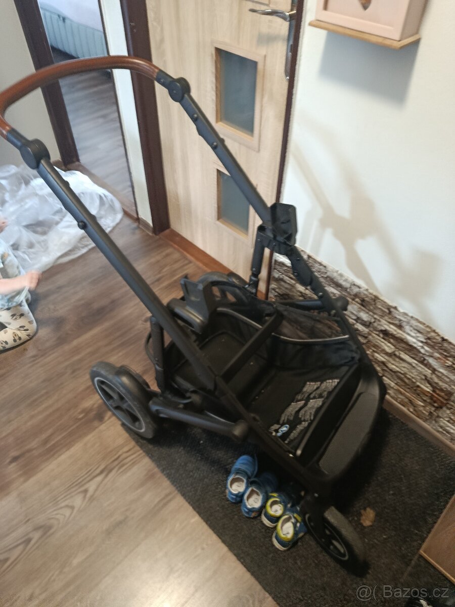 Prodám kočárek zn Britax s vajíčkem - 5