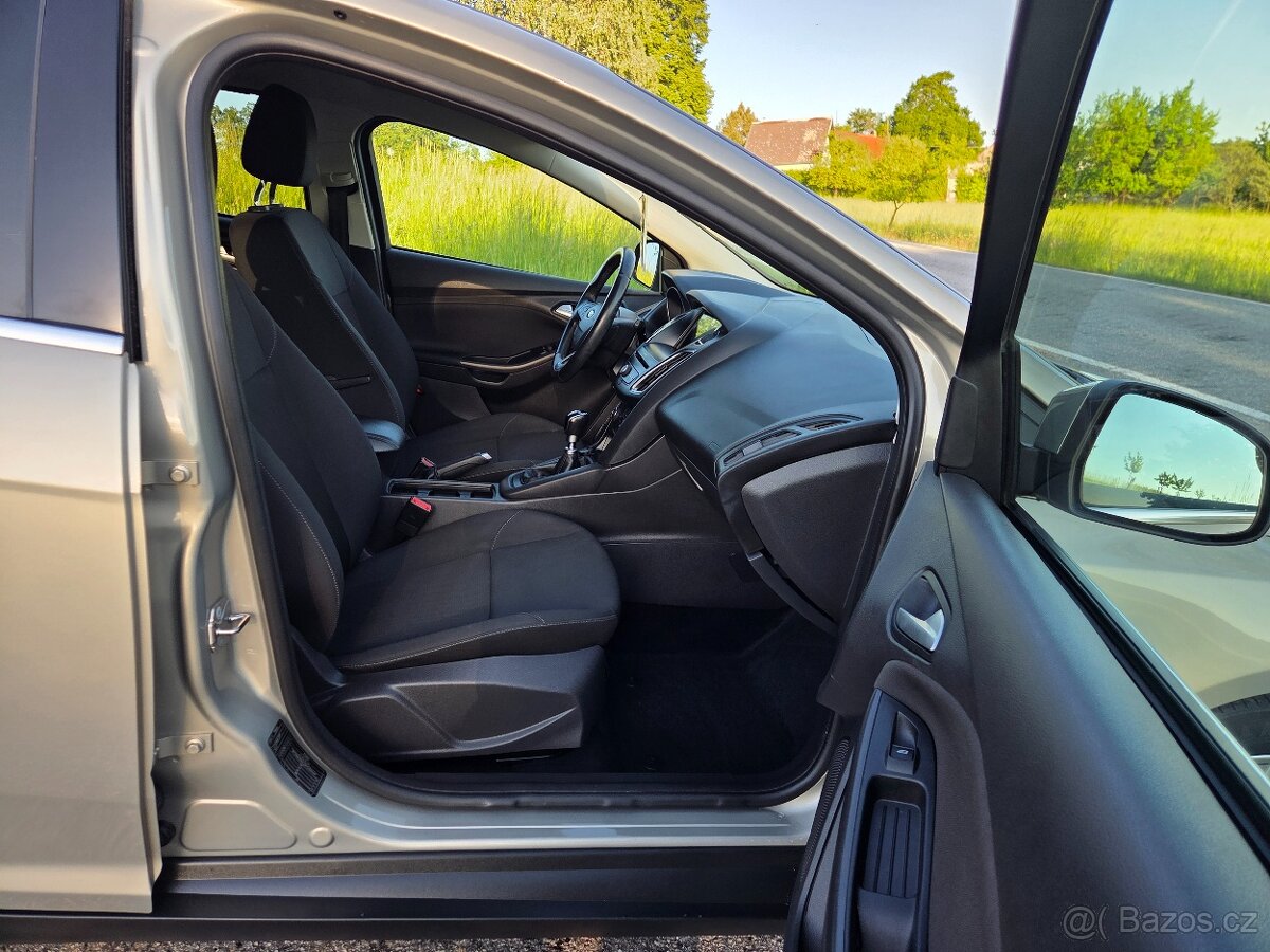 Ford Focus KOMBI - BENZÍN - KUP ČR - 96tis/KM - 2017 - 5