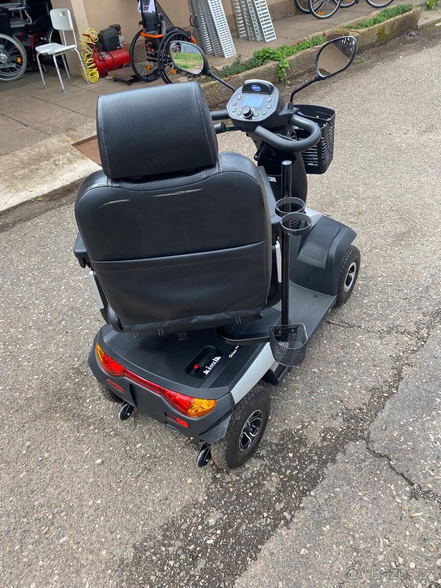 Skútr pro seniory - Invacare Orion Plus - velká sedačka - 5