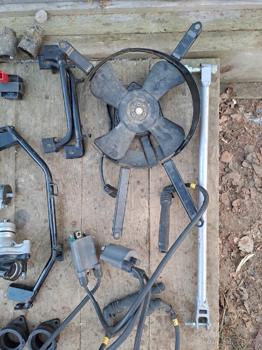 Dily Kawasaki ZXR 750J - 5