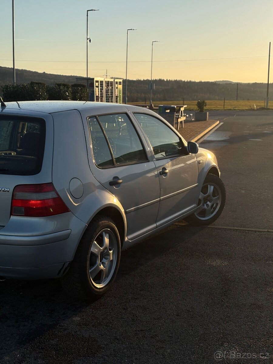 Volkswagen golf 4 - 5