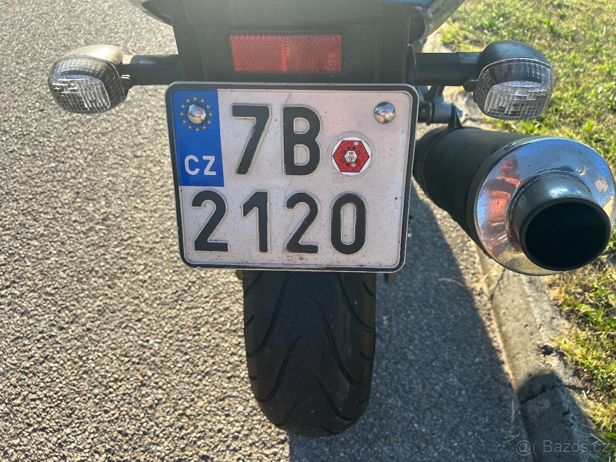 Kawasaki Ninja ZX9R - 5