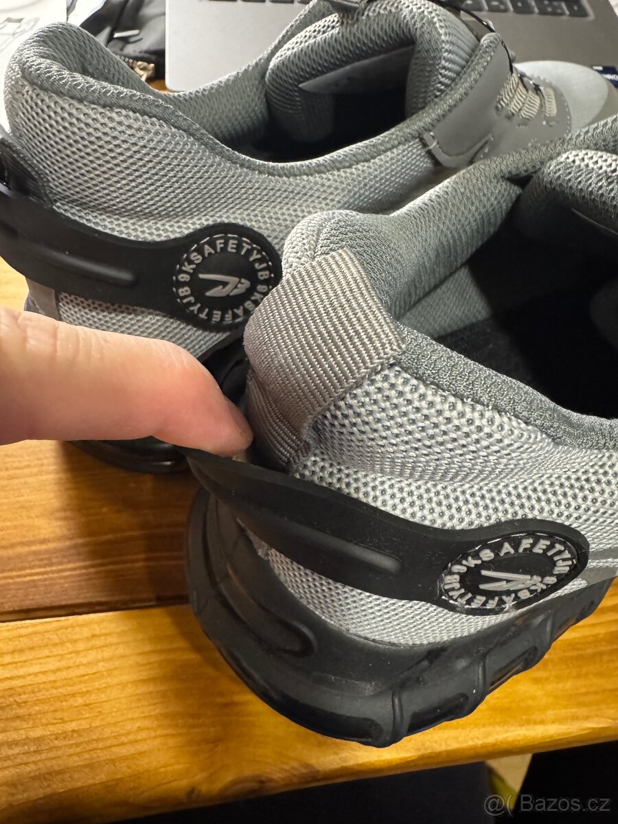 Bezpečnostní boty, vel. 43 - 5