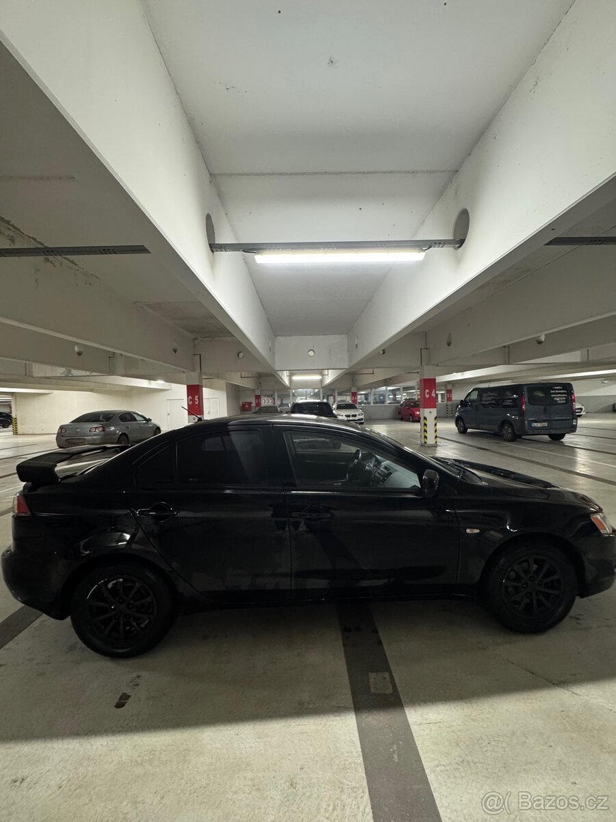 Mitsubishi Lancer - 5