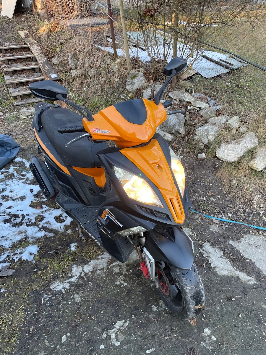Skútr Maxon Blade 125 - 5