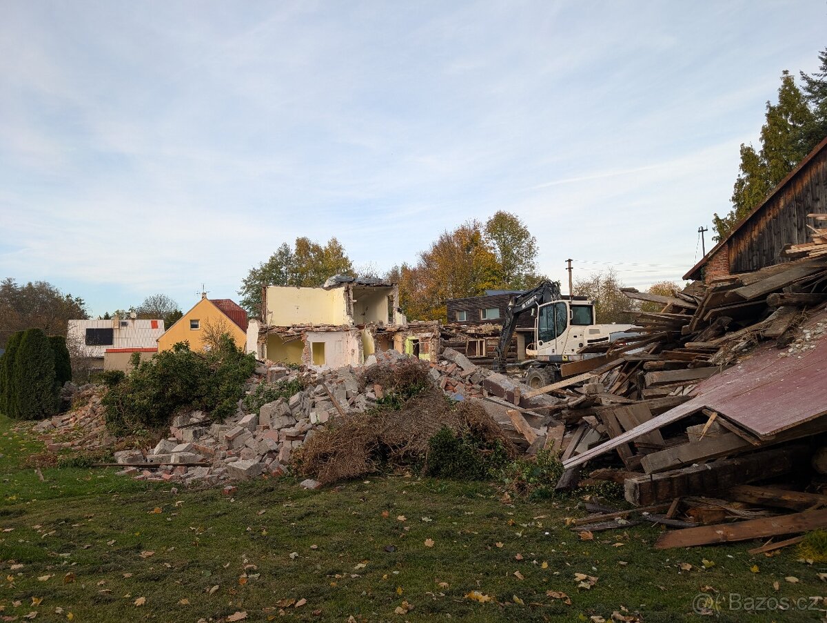 Darují dříví na palivo z demolice roubenky - 5