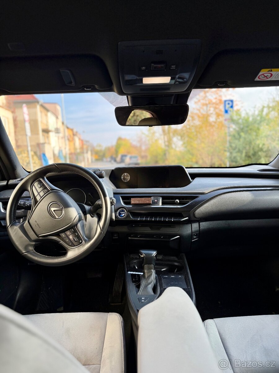 Lexus ux250h - 5