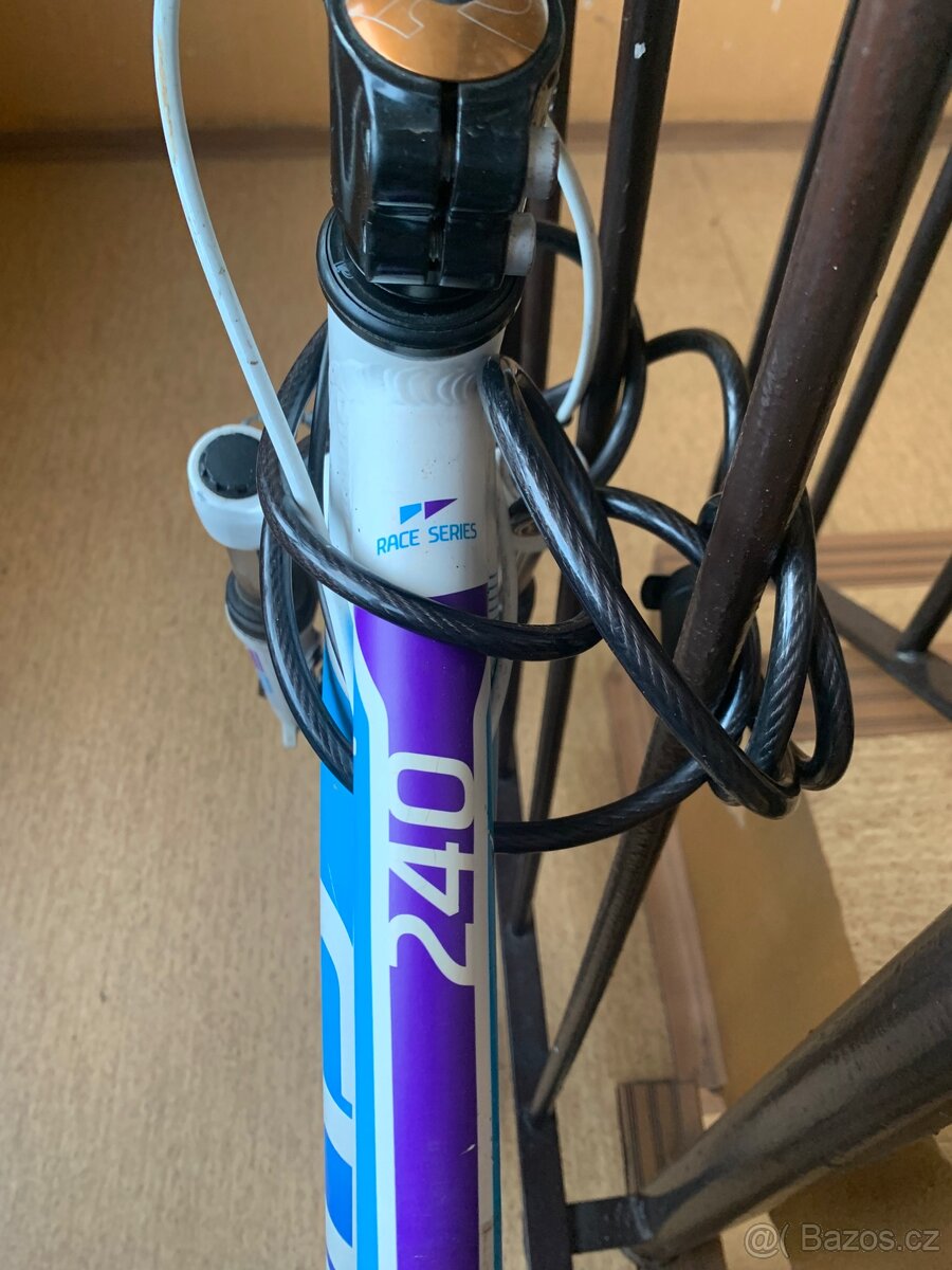 Dětské / juniorské kolo Cube 240 - 5