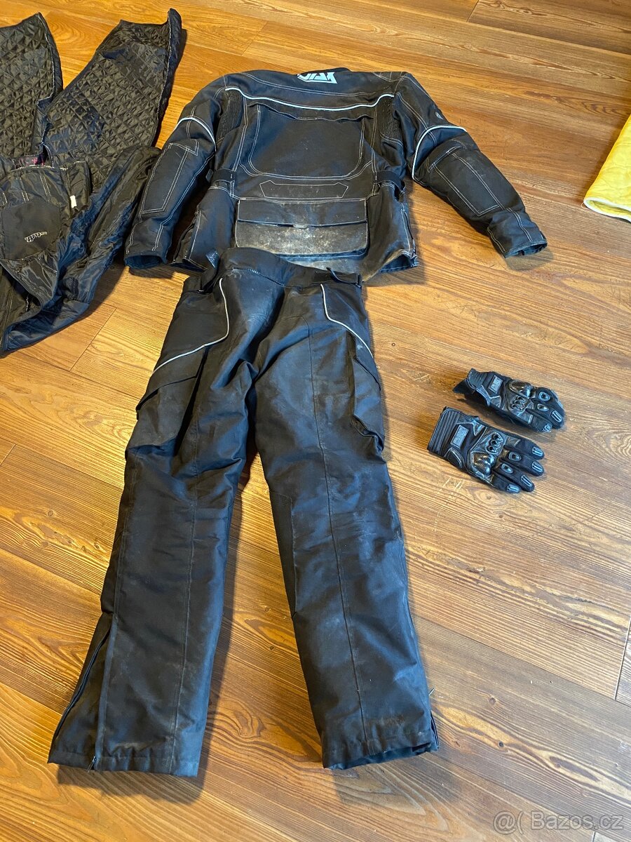 Moto kombinéza s termo výstelkou a helmou - 5