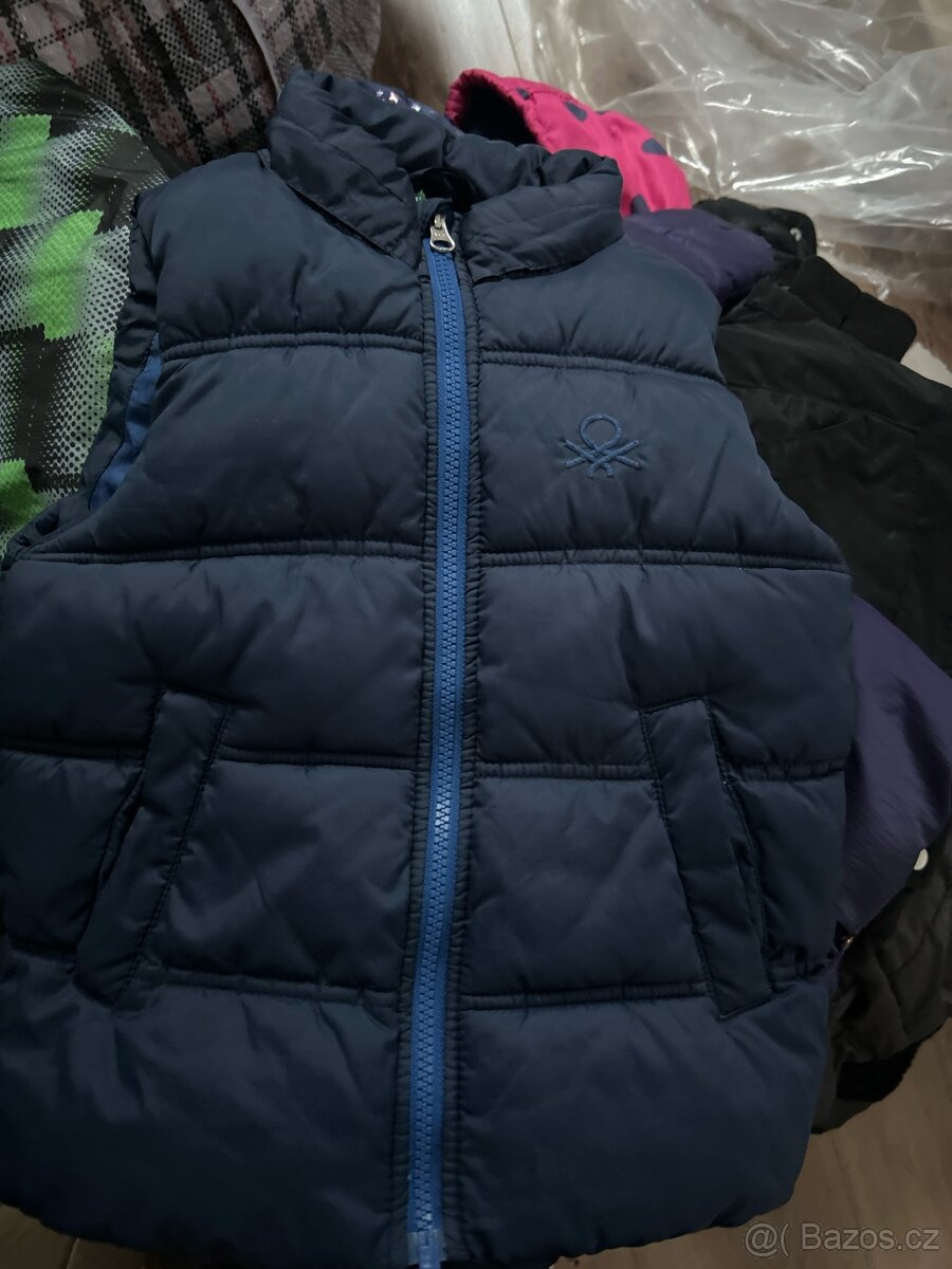 Velká krabice bundy+ vesty - 5