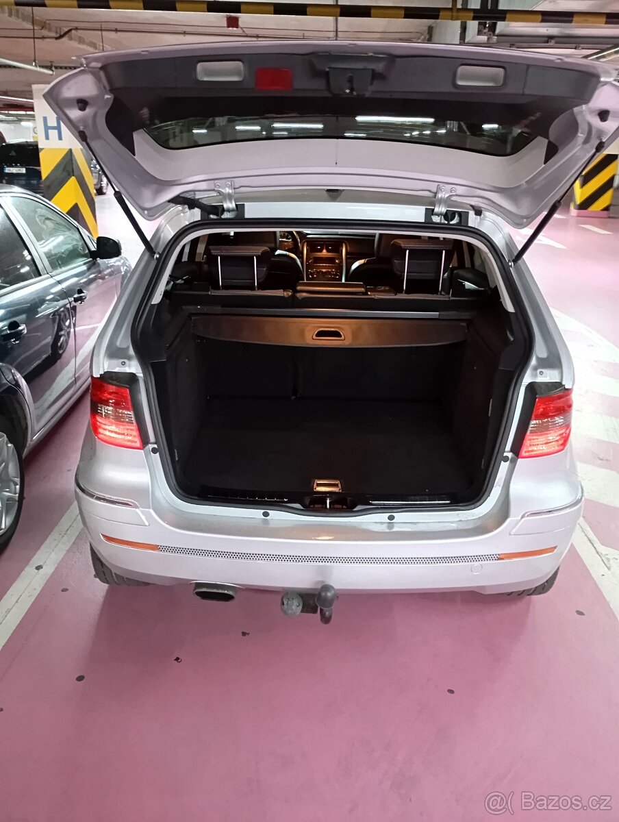 Mercedes Benz B200 - 5