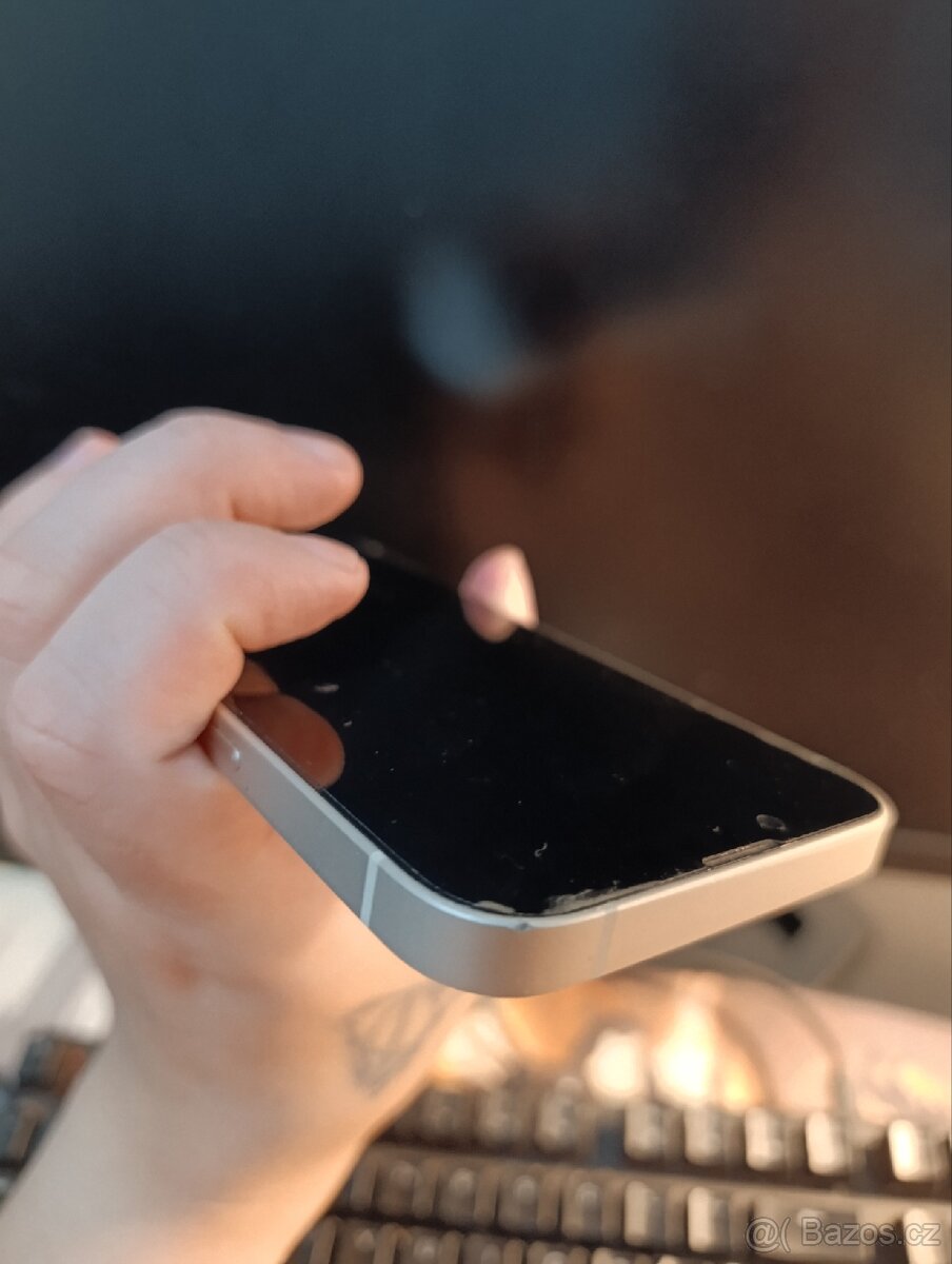 Prodám iPhone 13 128gb - 5