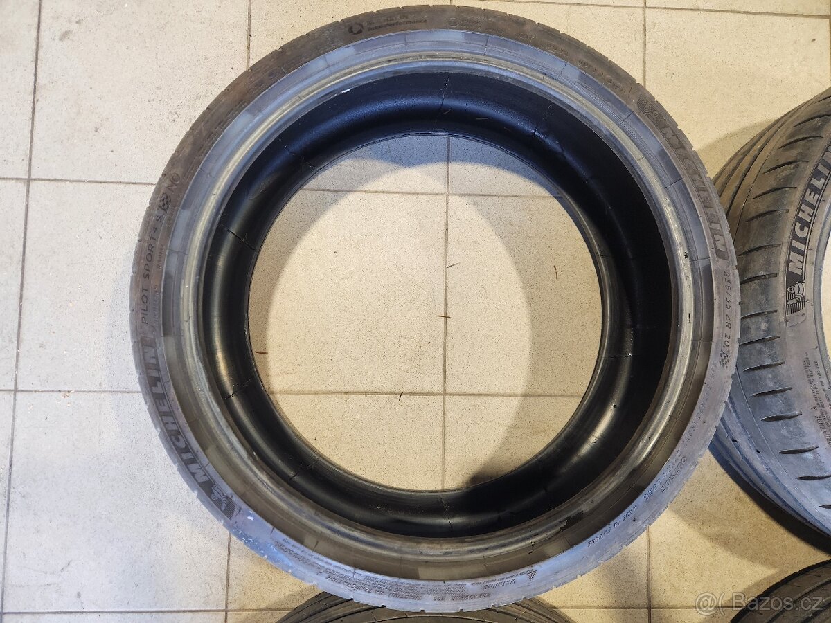 Pneumatiky 235/35 R20 Pilot Sport 4s, PZero - 5