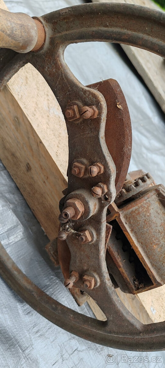 Ruční řezačka píce a kopřiv - 5