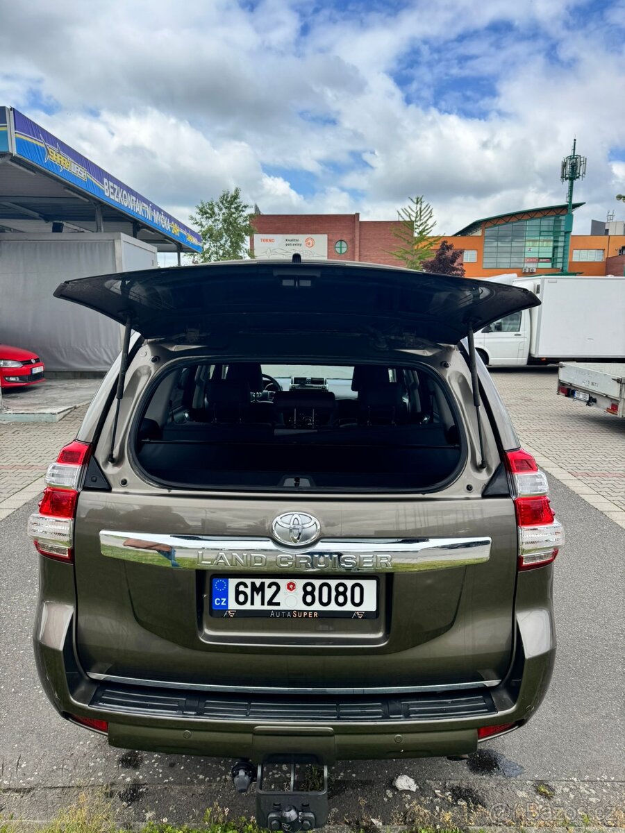 Land Cruiser 150, 83tkm, 2015, EXECUTIVE hněd.metal.