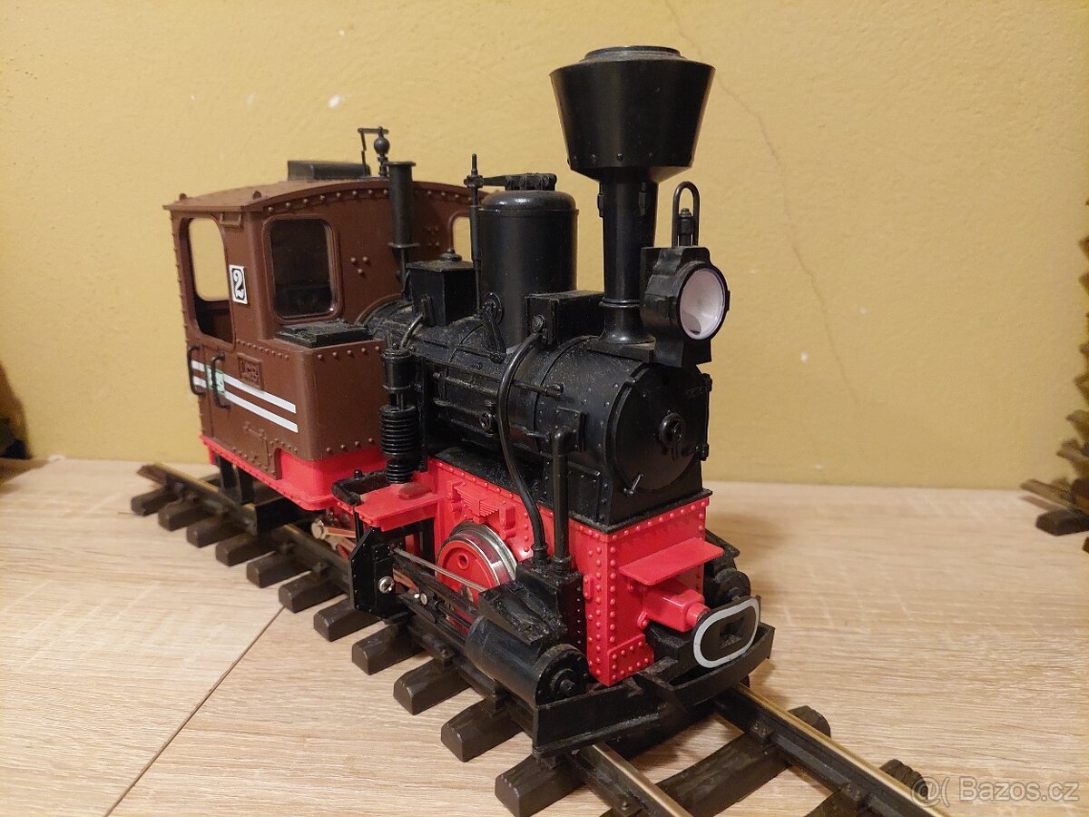 LGB parní lokomotiva Stainz 2 na zahradní železnici - 5