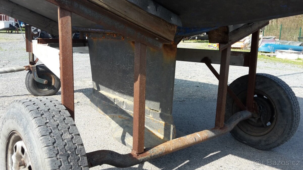 KAJUTOVÁ JACHTA / PLACHETNICE JENNY délky 5 m - 5