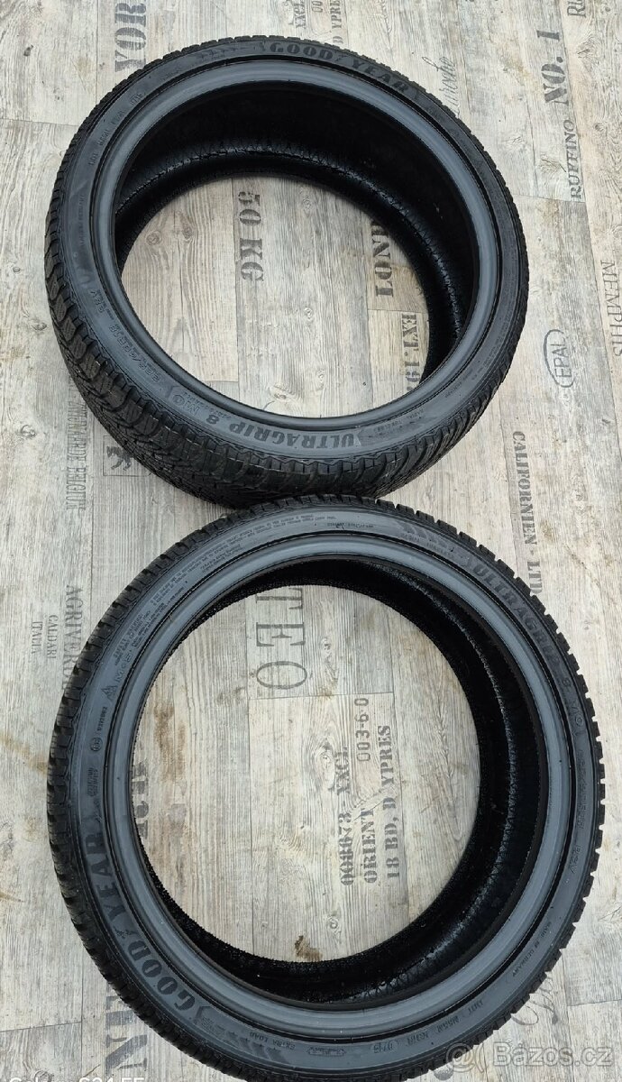 Zimní pneu Goodyear UltraGrip 8 – 225/40 R18 92V
Popis: - 5
