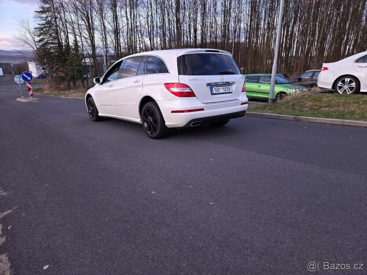 Mercedes Benz R350 - 5