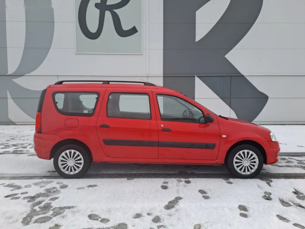 Dacia Logan, 1.6i 1.MAJ 7MÍSTNÉ SPOLEHLIVÉ - 5