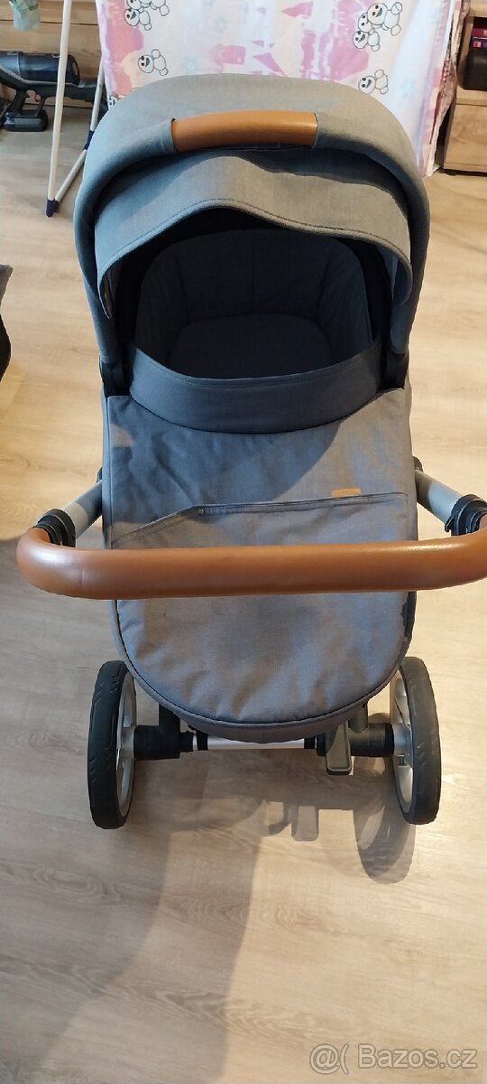 Kočárek Mutsy. 4.8kg - 5